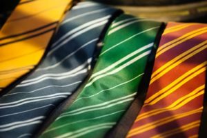 営業マンのネクタイの色について